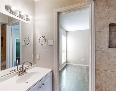 4545 Live Oak Street - Photo Thumbnail 12
