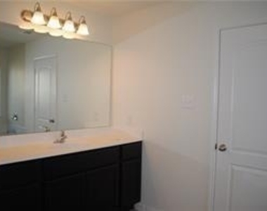 4617 Conley Lane - Photo Thumbnail 8