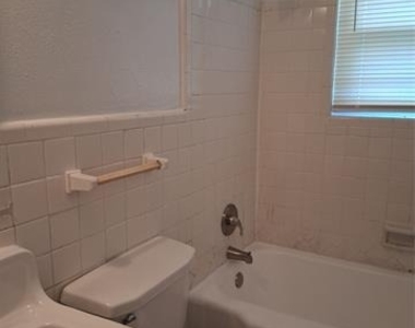 3019 Avon Street - Photo Thumbnail 8