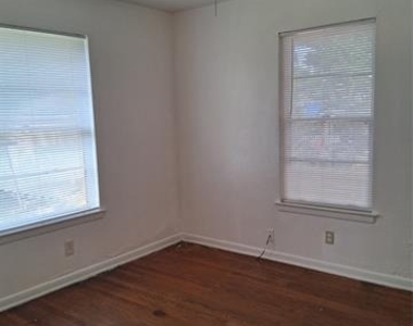 3019 Avon Street - Photo Thumbnail 6