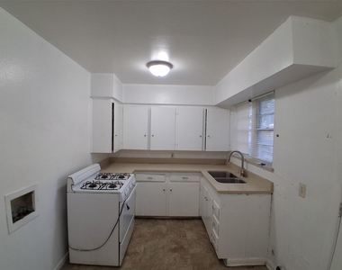 3019 Avon Street - Photo Thumbnail 15