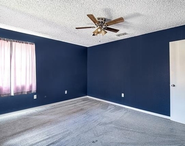 601 St Charles Drive - Photo Thumbnail 4
