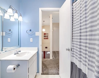601 St Charles Drive - Photo Thumbnail 8