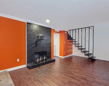 601 St Charles Drive - Photo Thumbnail 3