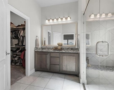 2740 Lisa Maria Street - Photo Thumbnail 17