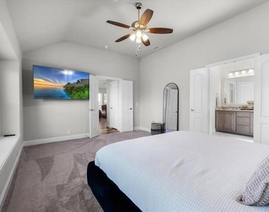 2740 Lisa Maria Street - Photo Thumbnail 15