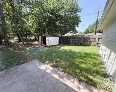 1005 S Carlton Street - Photo Thumbnail 3