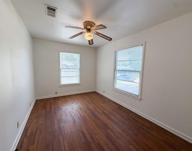 1005 S Carlton Street - Photo Thumbnail 15