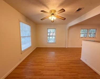 1005 S Carlton Street - Photo Thumbnail 6