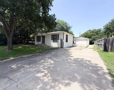 1005 S Carlton Street - Photo Thumbnail 1