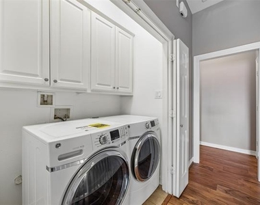 3943 N Hall Street - Photo Thumbnail 27