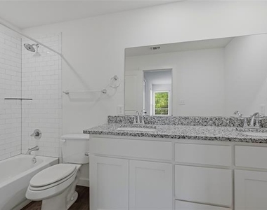 227 W Bond Street - Photo Thumbnail 20