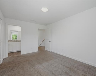 227 W Bond Street - Photo Thumbnail 19