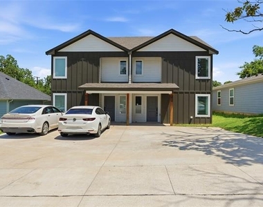 227 W Bond Street - Photo Thumbnail 1