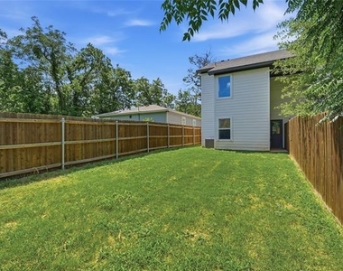 227 W Bond Street - Photo Thumbnail 23