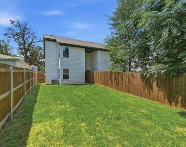 227 W Bond Street - Photo Thumbnail 22