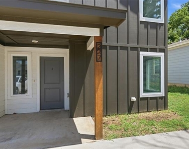 227 W Bond Street - Photo Thumbnail 3