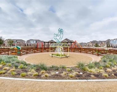 4031 Heatherton Drive - Photo Thumbnail 15