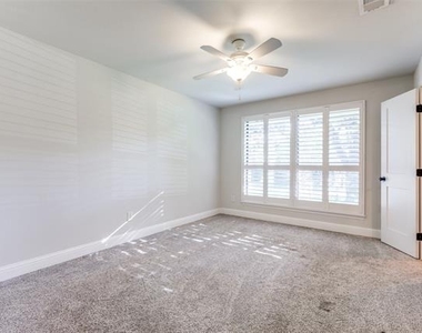 8647 Langdale Circle - Photo Thumbnail 12