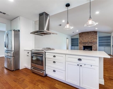 8647 Langdale Circle - Photo Thumbnail 2