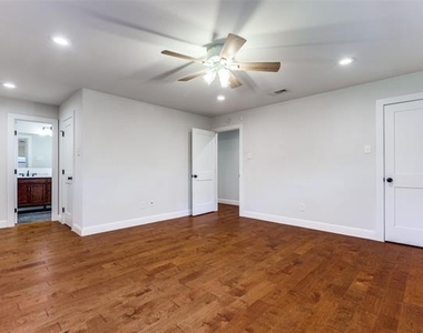8647 Langdale Circle - Photo Thumbnail 8