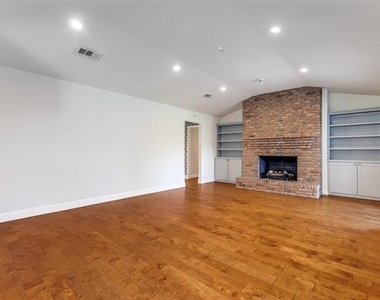 8647 Langdale Circle - Photo Thumbnail 6