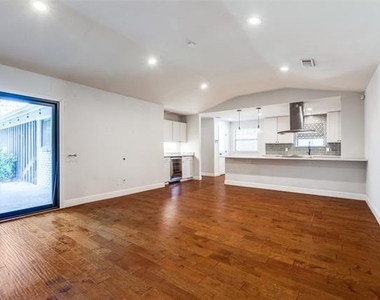 8647 Langdale Circle - Photo Thumbnail 5