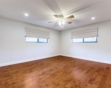8647 Langdale Circle - Photo Thumbnail 9