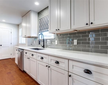 8647 Langdale Circle - Photo Thumbnail 4