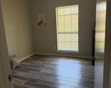 8510 Kensington Drive - Photo Thumbnail 26
