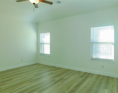 2457 Pinnacle Place - Photo Thumbnail 12