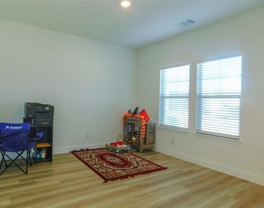 2457 Pinnacle Place - Photo Thumbnail 5