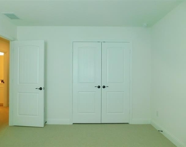 2457 Pinnacle Place - Photo Thumbnail 22