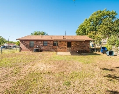 712 N Keith Street - Photo Thumbnail 12