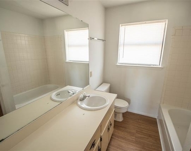 712 N Keith Street - Photo Thumbnail 7