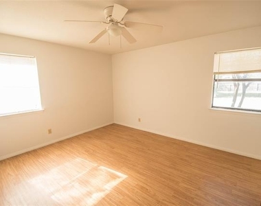 712 N Keith Street - Photo Thumbnail 8