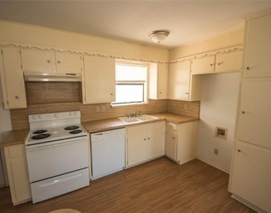 712 N Keith Street - Photo Thumbnail 6