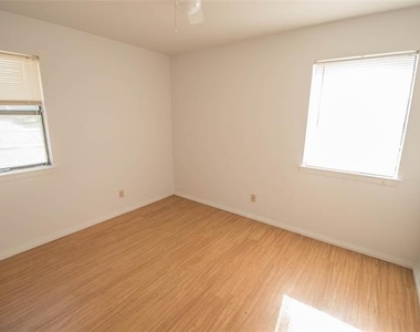 712 N Keith Street - Photo Thumbnail 10