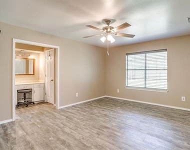 2400 Westpark Way Circle - Photo Thumbnail 10