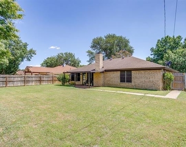 2400 Westpark Way Circle - Photo Thumbnail 20