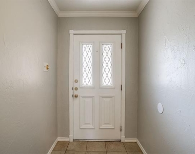 2400 Westpark Way Circle - Photo Thumbnail 2