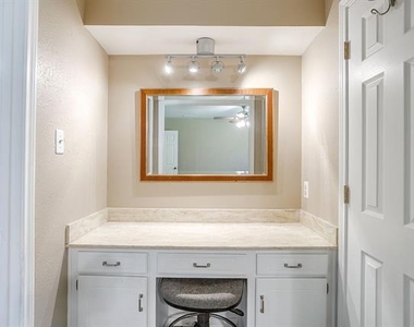 2400 Westpark Way Circle - Photo Thumbnail 11