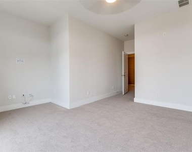 5711 Ross Avenue - Photo Thumbnail 17