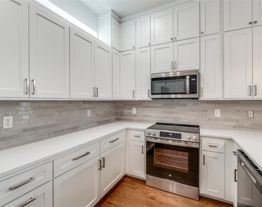 5711 Ross Avenue - Photo Thumbnail 5