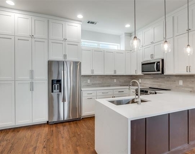5711 Ross Avenue - Photo Thumbnail 2