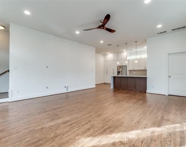 5711 Ross Avenue - Photo Thumbnail 12