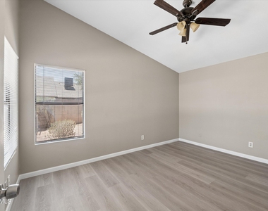 11904 N 76th Lane - Photo Thumbnail 10