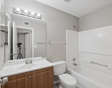 11904 N 76th Lane - Photo Thumbnail 16