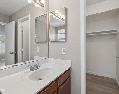 11904 N 76th Lane - Photo Thumbnail 12