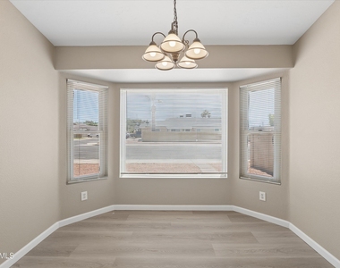 11904 N 76th Lane - Photo Thumbnail 9